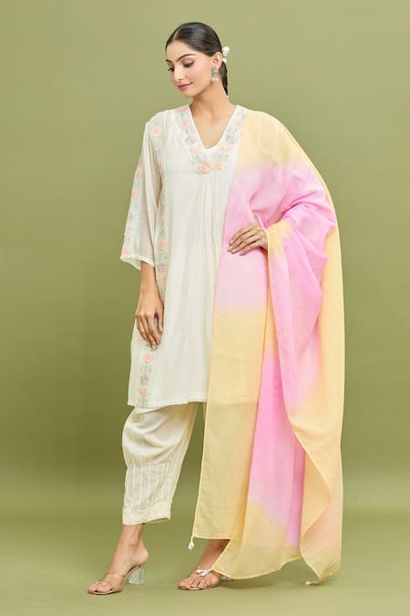 Buy_Jyoti Bansal_Off White Chanderi, Cotton, Kota Doria Embroidery Floral Panelled Kurta Set _Online_at_Aza_Fashions