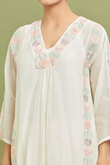 Shop_Jyoti Bansal_Off White Chanderi, Cotton, Kota Doria Embroidery Floral Panelled Kurta Set _Online_at_Aza_Fashions
