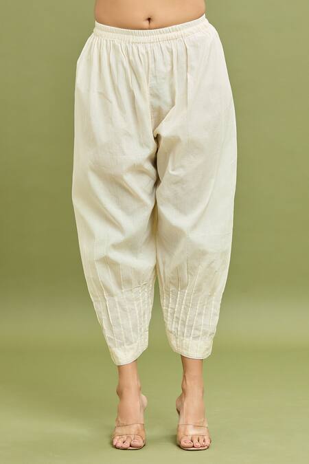 Jyoti Bansal_Off White Chanderi, Cotton, Kota Doria Embroidery Floral Panelled Kurta Set _at_Aza_Fashions