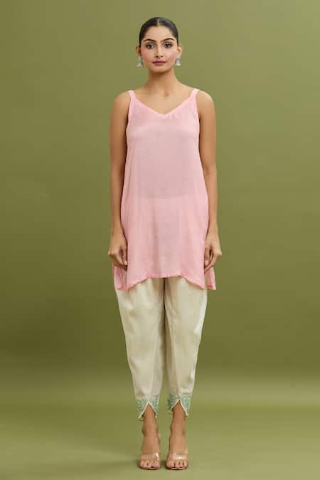 Buy Jyoti Bansal Peach Chanderi, Cotton Embroidery Round Neck Dori Kurta And Dhoti Pant Set Buy_Jyoti Bansal_Peach Chanderi, Cotton Embroidery Round Neck Dori Kurta And Dhoti Pant Set