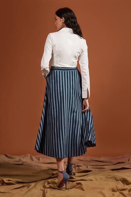 Shop Tara And I White Cotton Collared Plain Bustier Shirt at Aza Fashions Shop_Tara And I_White Cotton Collared Plain Bustier Shirt_at_Aza_Fashions