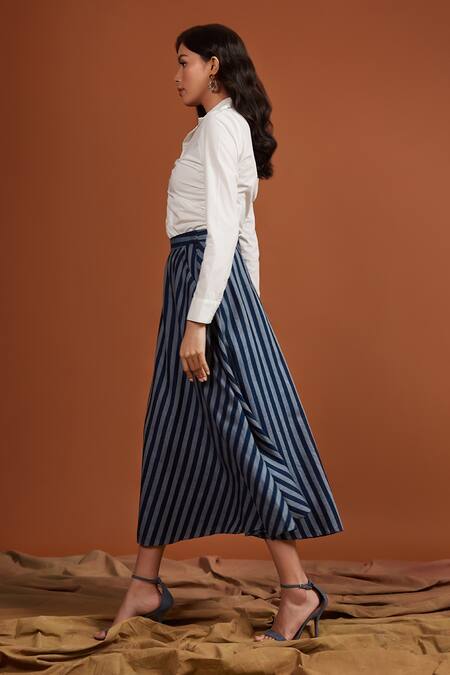 Shop Tara And I White Cotton Collared Plain Bustier Shirt Online at Aza Fashions Shop_Tara And I_White Cotton Collared Plain Bustier Shirt_Online_at_Aza_Fashions