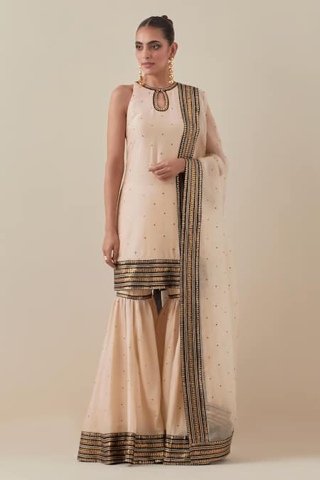 Priyal Prakash_Beige Chanderi, Silk Organza Sequins, Zari, Applique Embroidered Kurta Set _Online_at_Aza_Fashions