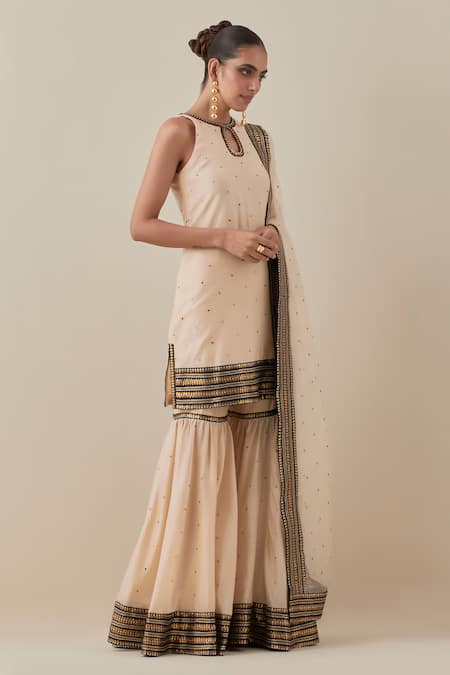Priyal Prakash_Beige Chanderi, Silk Organza Sequins, Zari, Applique Embroidered Kurta Set _at_Aza_Fashions
