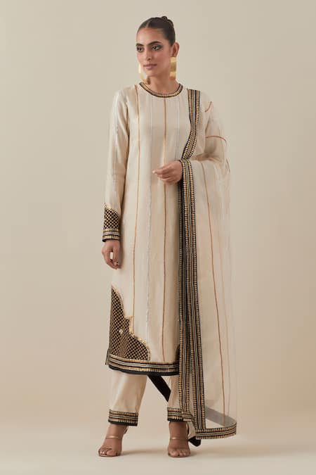 PRIYAL PRAKASH Sequin Embroidered Kurta Set 