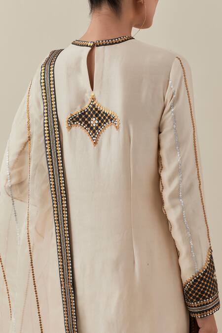 Priyal Prakash_Beige Chanderi, Cotton, Silk Organza Sequins, Zari Round Embroidered Kurta Set _Online_at_Aza_Fashions