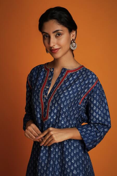 Krishna Mehta Blue Tussar Zari Split V-neck Botanical Hand Block Print Kurta And Pant Set Online at Aza Fashions Krishna Mehta_Blue Tussar Zari Split V-neck Botanical Hand Block Print Kurta And Pant Set _Online_at_Aza_Fashions