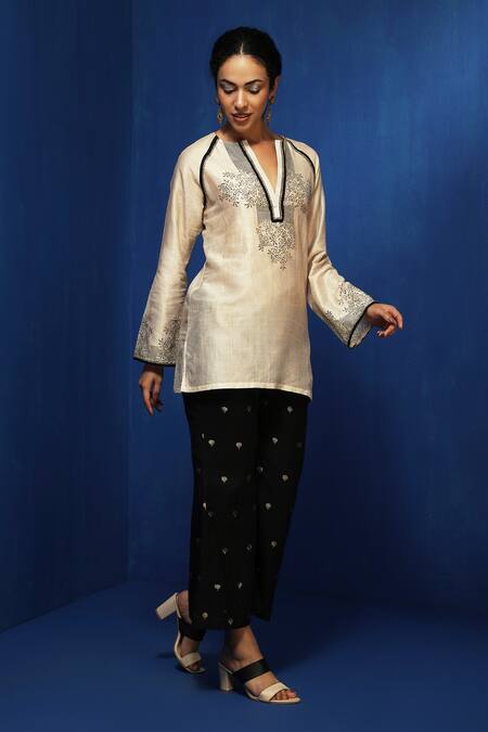 Buy Krishna Mehta Off White Cotton Viscose Hand Block Printed Floral Notched Kurta Online at Aza Fashions Buy_Krishna Mehta_Off White Cotton Viscose Hand Block Printed Floral Notched Kurta _Online_at_Aza_Fashions