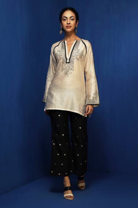 Shop Krishna Mehta Off White Cotton Viscose Hand Block Printed Floral Notched Kurta Online at Aza Fashions Shop_Krishna Mehta_Off White Cotton Viscose Hand Block Printed Floral Notched Kurta _Online_at_Aza_Fashions