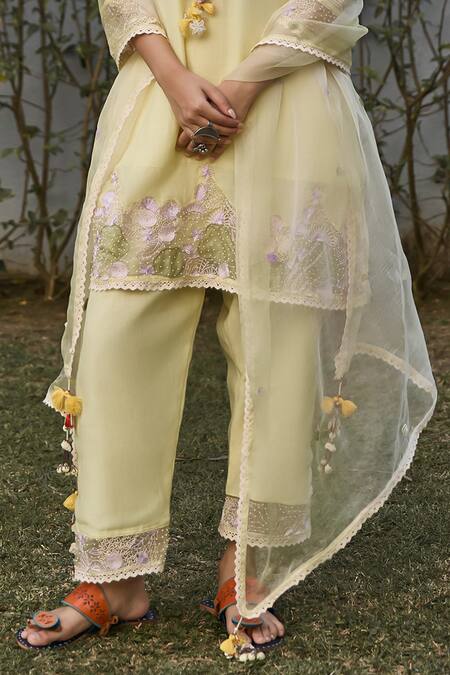 Buy_Vaani Beswal_Yellow Chanderi, Organza Embroidery, Tassels Split Dalan Hand Kurta Trouser Set _Online_at_Aza_Fashions