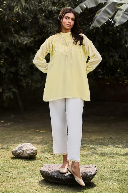 Vaani Beswal Yellow Handwoven Cotton Silk Applique Hand Embroidered Kent Top With Inner