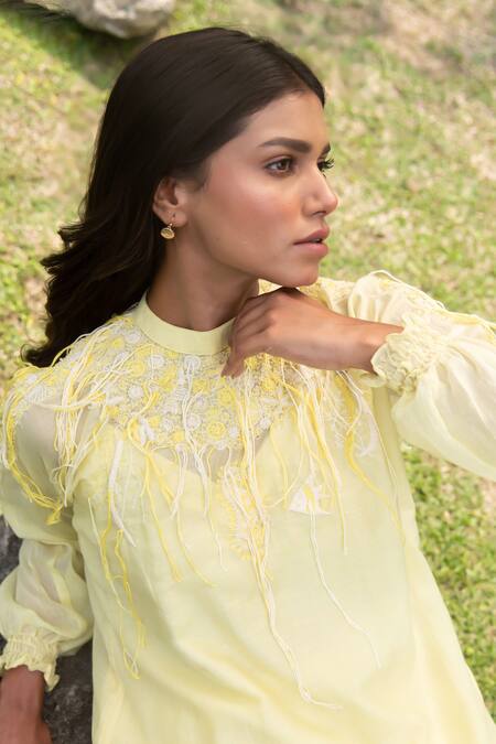 Vaani Beswal_Yellow Cotton, Silk Embroidery Bandeau Neck Kent Hand Top With Inner _Online_at_Aza_Fashions
