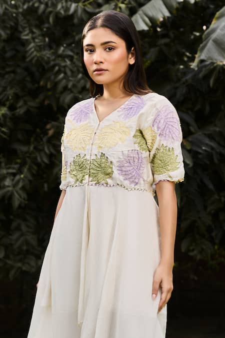 Shop_Vaani Beswal_Ivory Chanderi V-neck Marina Hand Embroidered Tunic And Trouser Set _at_Aza_Fashions