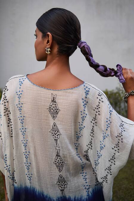 Buy_Vaani Beswal_Ivory Handwoven Chanderi Applique Hand Embroidered Marsh Shirt And Trouser Set _Online_at_Aza_Fashions