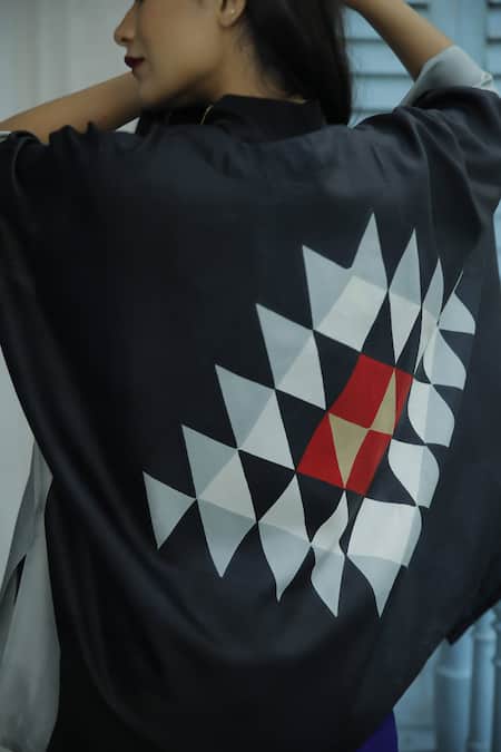 Buy Aeshaane Black Silk Open Neck Geometric Hand Block Placement Print Kaftan Buy_Aeshaane_Black Silk Open Neck Geometric Hand Block Placement Print Kaftan