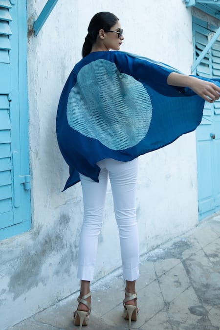 Shop Aeshaane White Silk Tie-dye Hand Block Print Kaftan Robe at Aza Fashions Shop_Aeshaane_White Silk Tie-dye Hand Block Print Kaftan Robe _at_Aza_Fashions