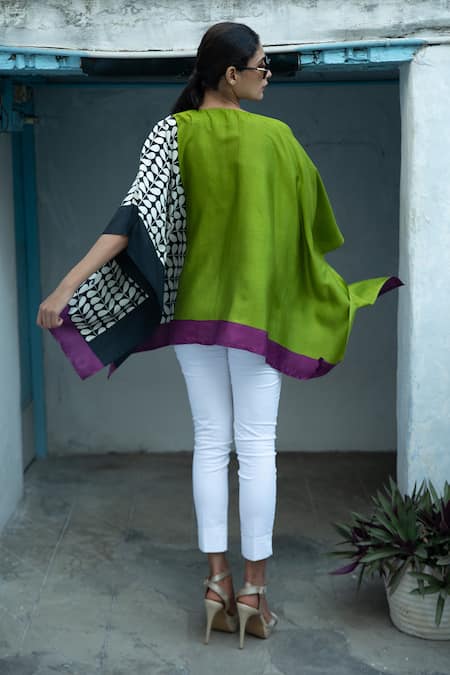 Buy Aeshaane Green Silk Leaf Block Print Kaftan Robe Online at Aza Fashions Buy_Aeshaane_Green Silk Leaf Block Print Kaftan Robe _Online_at_Aza_Fashions