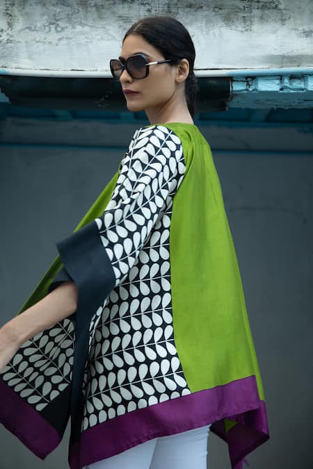 Shop Aeshaane Green Silk Leaf Block Print Kaftan Robe Online at Aza Fashions Shop_Aeshaane_Green Silk Leaf Block Print Kaftan Robe _Online_at_Aza_Fashions