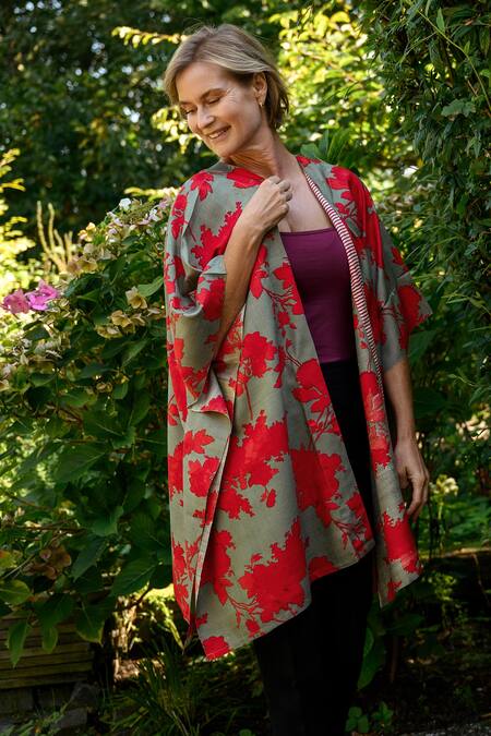 Aeshaane Green Silk Red Abstract Leaf Hand Block Printed Kaftan Online at Aza Fashions Aeshaane_Green Silk Red Abstract Leaf Hand Block Printed Kaftan _Online_at_Aza_Fashions