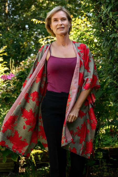 Buy Aeshaane Green Silk Red Abstract Leaf Hand Block Printed Kaftan Online at Aza Fashions Buy_Aeshaane_Green Silk Red Abstract Leaf Hand Block Printed Kaftan _Online_at_Aza_Fashions