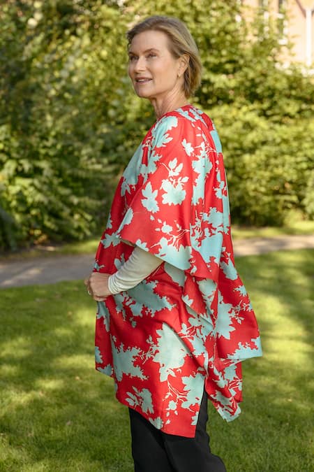 Buy Aeshaane Red Silk Open Neck Abstract Leaf Kaftan Robe Online at Aza Fashions Buy_Aeshaane_Red Silk Open Neck Abstract Leaf Kaftan Robe _Online_at_Aza_Fashions