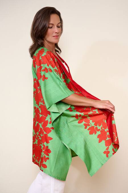 Aeshaane Green Silk Abstract Leaf Block Print Kaftan Robe Online at Aza Fashions Aeshaane_Green Silk Abstract Leaf Block Print Kaftan Robe _Online_at_Aza_Fashions
