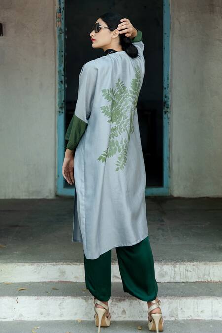 Shop Aeshaane Green Silk Open Neck Placed Foliage Print Duster Jacket at Aza Fashions Shop_Aeshaane_Green Silk Open Neck Placed Foliage Print Duster Jacket _at_Aza_Fashions