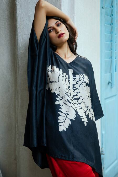Shop_Aeshaane_Black Silk V-neck Foliage Print Short Kaftan _Online_at_Aza_Fashions