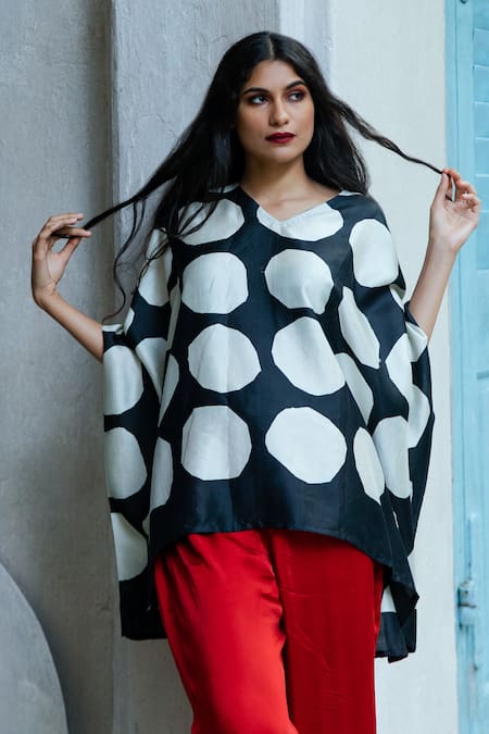 Aeshaane_Black Silk V-neck Dot Print Short Kaftan _Online_at_Aza_Fashions