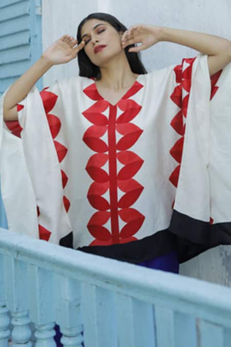 Buy_Aeshaane_White Silk V-neck Heart Print Short Kaftan _Online_at_Aza_Fashions
