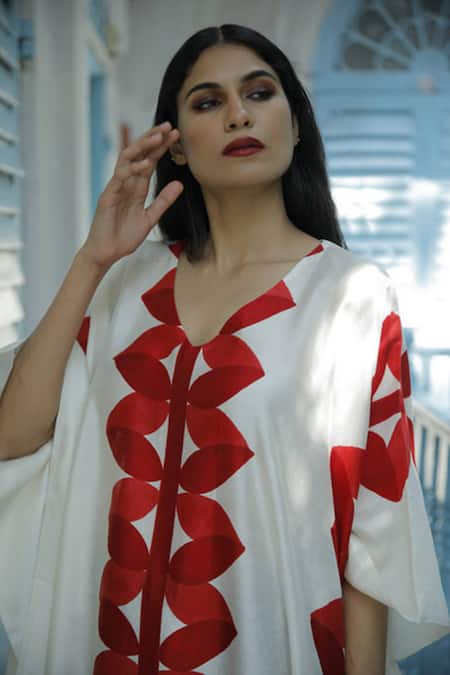 Shop_Aeshaane_White Silk V-neck Heart Print Short Kaftan _Online_at_Aza_Fashions