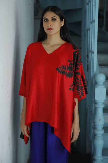 Aeshaane Red Silk V-neck Foliage Placement Print Short Kaftan Online at Aza Fashions Aeshaane_Red Silk V-neck Foliage Placement Print Short Kaftan _Online_at_Aza_Fashions