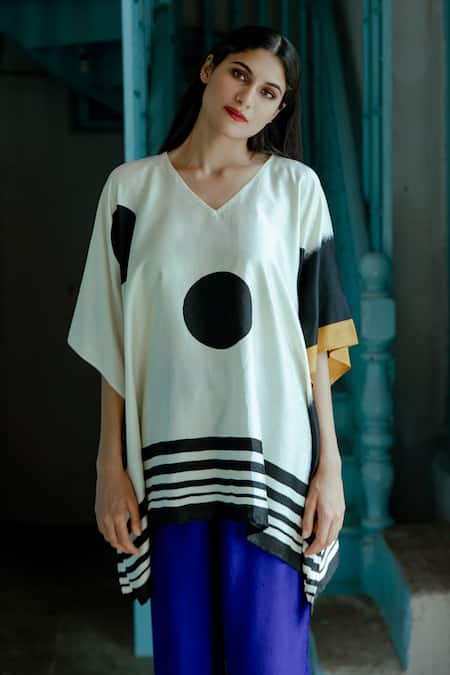 Aeshaane_White Silk V-neck Dot Print Shaded Short Kaftan _at_Aza_Fashions