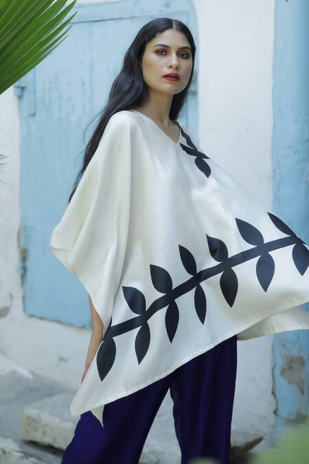 Buy Aeshaane White Silk V-neck Placed Foliage Print Short Kaftan Online at Aza Fashions Buy_Aeshaane_White Silk V-neck Placed Foliage Print Short Kaftan _Online_at_Aza_Fashions