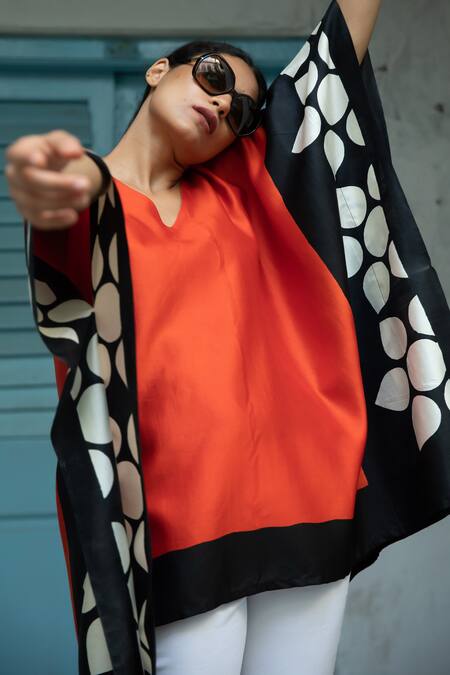 Buy_Aeshaane_Orange Silk V-neck Side Dot Print Short Kaftan 