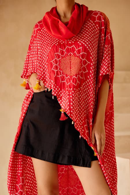 Buy Twenty Nine Pink Cowl Neck Overlap Bandhani Cape Online at Aza Fashions Buy_Twenty Nine_Pink Cowl Neck Overlap Bandhani Cape _Online_at_Aza_Fashions