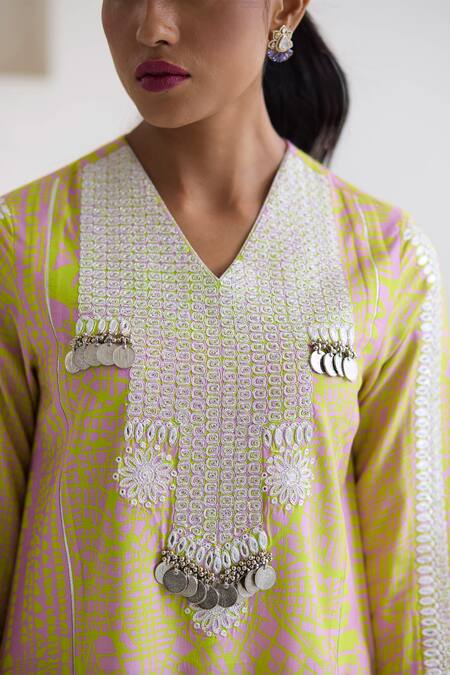 Inej_Yellow Cotton, Silk Sequins, Metallic Thread V-neck Printed Kurta And Palazzo Set _at_Aza_Fashions