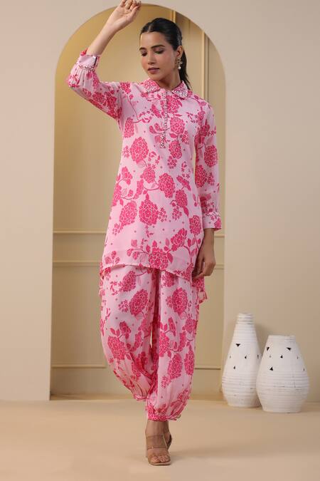 Bairaas_Pink Georgette Pearls, Beads Collared Peony Bloom Print Kurta With Salwar Pant_at_Aza_Fashions
