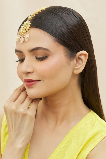 Just Shradhas Gold Plated Floral Kundan Maangtikka Online at Aza Fashions Just Shradhas_Gold Plated Floral Kundan Maangtikka _Online_at_Aza_Fashions