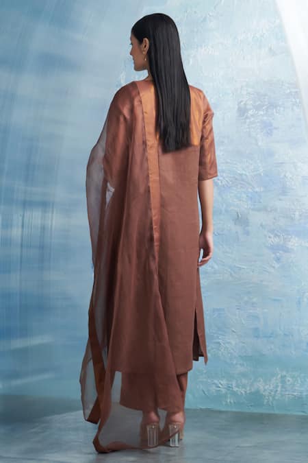Shop Charkhee Brown Linen, Cotton Satin, Organza Round Neck Yoke Woven Kurta Set at Aza Fashions Shop_Charkhee_Brown Linen, Cotton Satin, Organza Round Neck Yoke Woven Kurta Set _at_Aza_Fashions