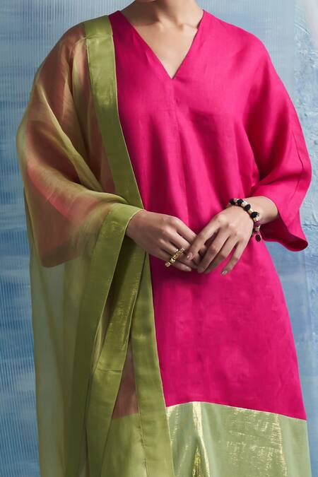 Buy_Charkhee_Fuchsia Linen, Cotton Satin, Organza V-neck Colorblock Woven Kurta Set _Online_at_Aza_Fashions