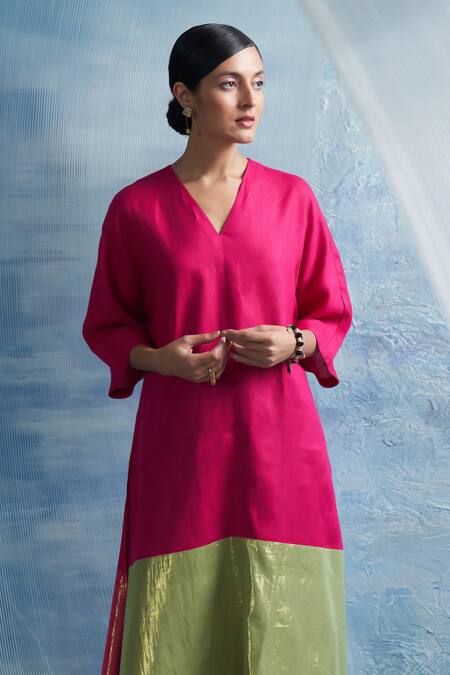 Buy_Charkhee_Fuchsia Linen, Cotton Satin, Organza V-neck Colorblock Woven Kurta Set 