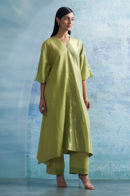 Charkhee Green Linen, Cotton Satin, Organza V-neck Linear Woven Kurta Set Online at Aza Fashions Charkhee_Green Linen, Cotton Satin, Organza V-neck Linear Woven Kurta Set _Online_at_Aza_Fashions