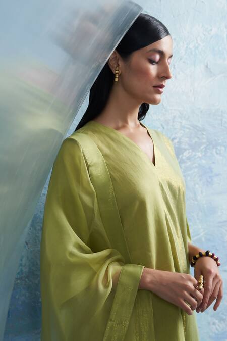 Shop Charkhee Green Linen, Cotton Satin, Organza V-neck Linear Woven Kurta Set Online at Aza Fashions Shop_Charkhee_Green Linen, Cotton Satin, Organza V-neck Linear Woven Kurta Set _Online_at_Aza_Fashions