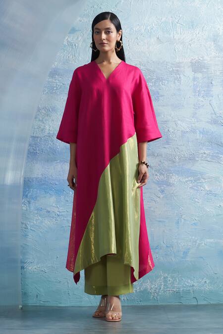 Shop Charkhee Fuchsia Linen, Organza, Cotton Satin V-neck Colorblock Linear Woven Kurta Set Online at Aza Fashions Shop_Charkhee_Fuchsia Linen, Organza, Cotton Satin V-neck Colorblock Linear Woven Kurta Set _Online_at_Aza_Fashions