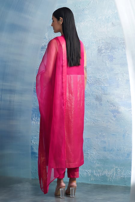 Shop Charkhee Fuchsia Linen, Cotton Satin, Organza Round Neck Stripe Placement Woven Kurta Set at Aza Fashions Shop_Charkhee_Fuchsia Linen, Cotton Satin, Organza Round Neck Stripe Placement Woven Kurta Set _at_Aza_Fashions