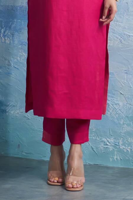 Buy Charkhee Fuchsia Linen, Cotton Satin, Organza Round Neck Stripe Placement Woven Kurta Set Online at Aza Fashions Buy_Charkhee_Fuchsia Linen, Cotton Satin, Organza Round Neck Stripe Placement Woven Kurta Set _Online_at_Aza_Fashions