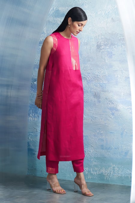 Shop Charkhee Fuchsia Linen, Cotton Satin, Organza Round Neck Stripe Placement Woven Kurta Set Online at Aza Fashions Shop_Charkhee_Fuchsia Linen, Cotton Satin, Organza Round Neck Stripe Placement Woven Kurta Set _Online_at_Aza_Fashions