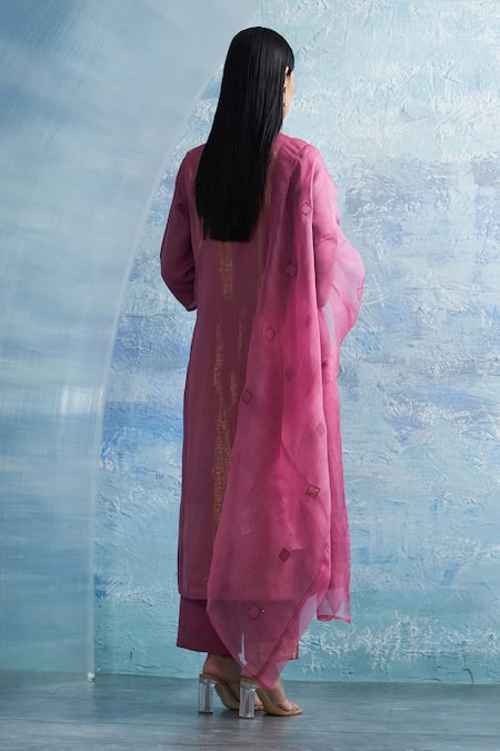 Charkhee Woven Kurta Set With Dupatta 