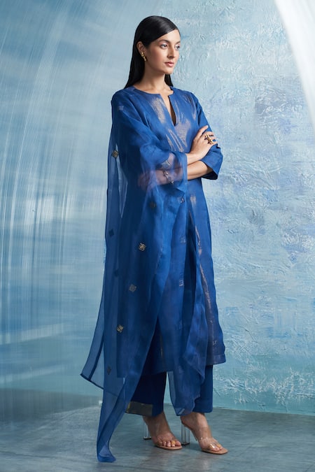 Shop_Charkhee_Blue Linen, Cotton Satin, Organza Split V-neck Kurta Set With Woven Dupatta 